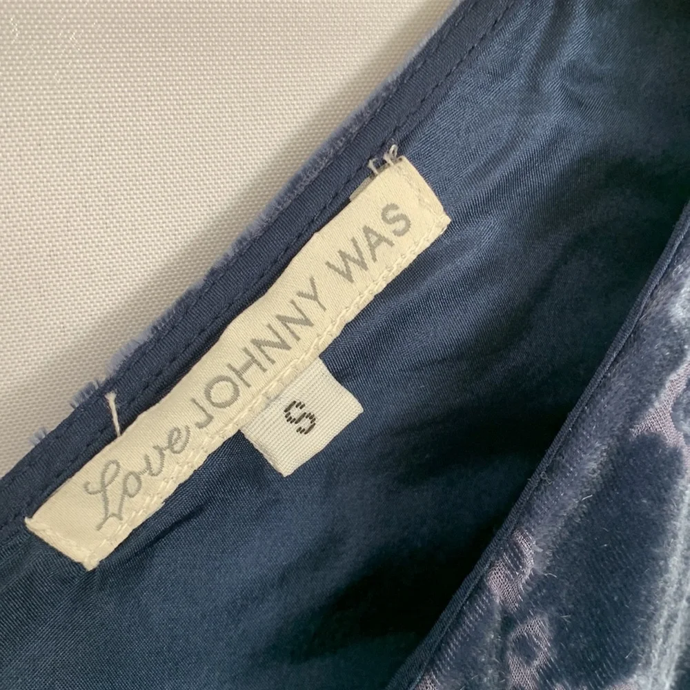 Love Johnny Was V-Neck Flutter Sleeve Blue Velvet Blouse Size Small - Picture 5 of 10